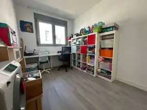 Wohnung zum Verkauf in Las Rozas de Madrid mit Klimaanlage, Terrasse und Abstellraum