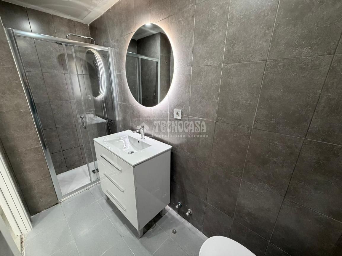 Bathroom of Flat for sale in  Madrid Capital  with Heating