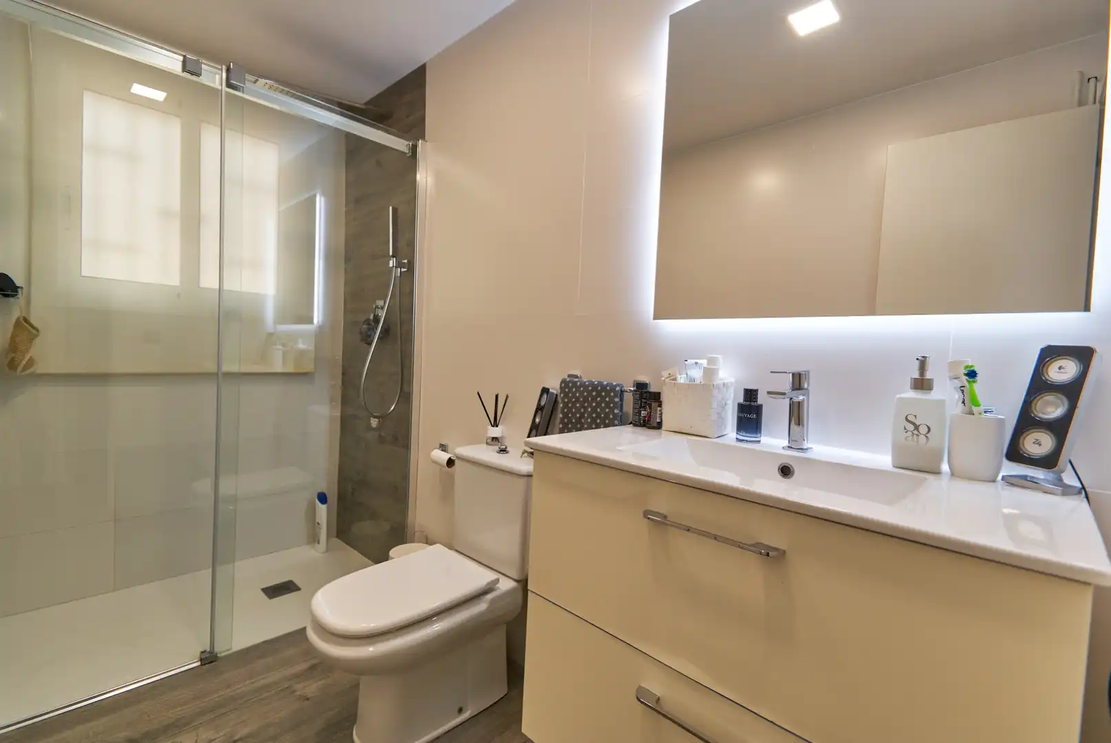 Bathroom of Houses for sale in Castelldefels  with Air Conditioner, Heating and Private garden