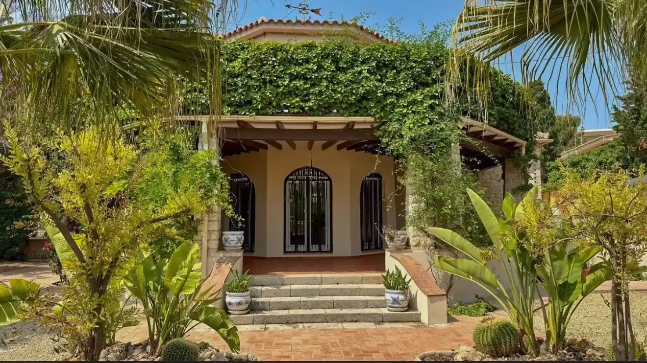 Casa o xalet en venda en Alicante / Alacant amb Aire condicionat, Calefacció i Jardí privat