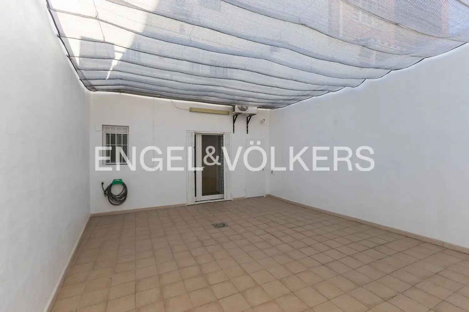 Terrace of Houses for sale in La Pobla de Vallbona  with Air Conditioner, Heating and Terrace