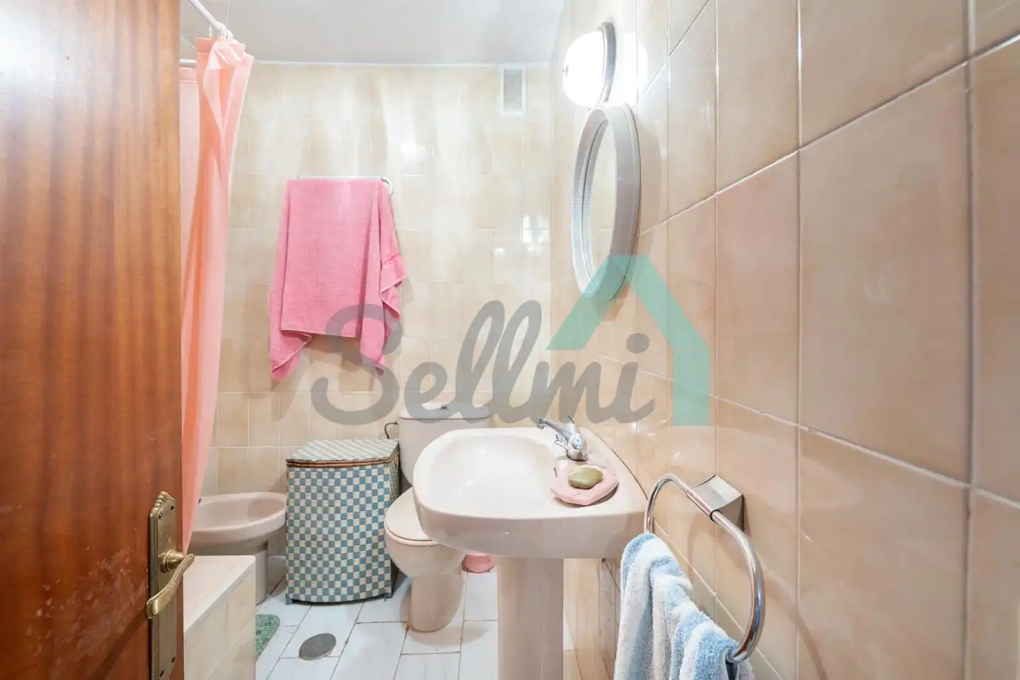 Bathroom of Flat for sale in Belmonte de Miranda  with Heating and Terrace