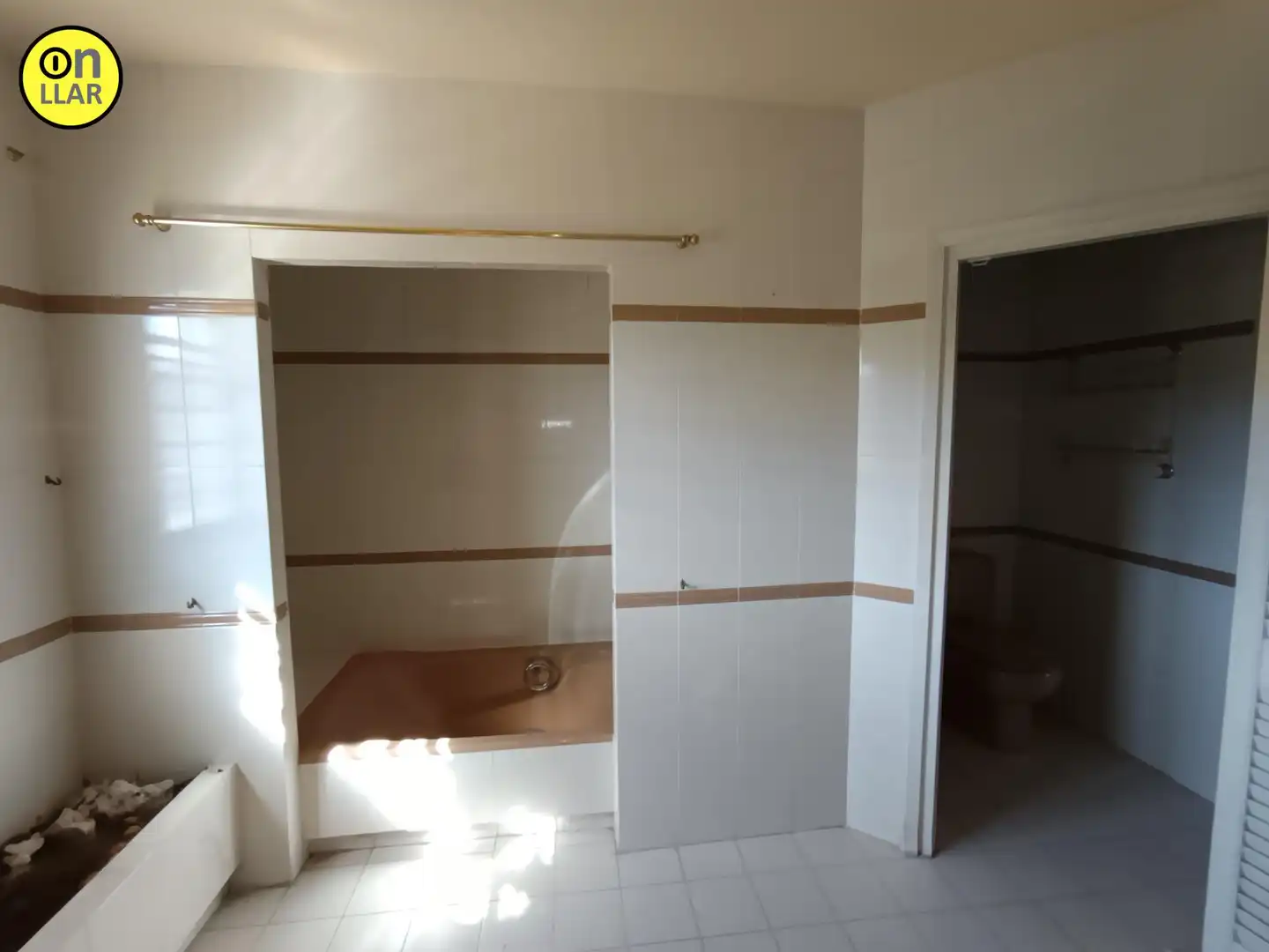Badezimmer von Haus oder Chalet zum Verkauf in Sant Fost de Campsentelles mit Privatgarten, Terrasse und Abstellraum