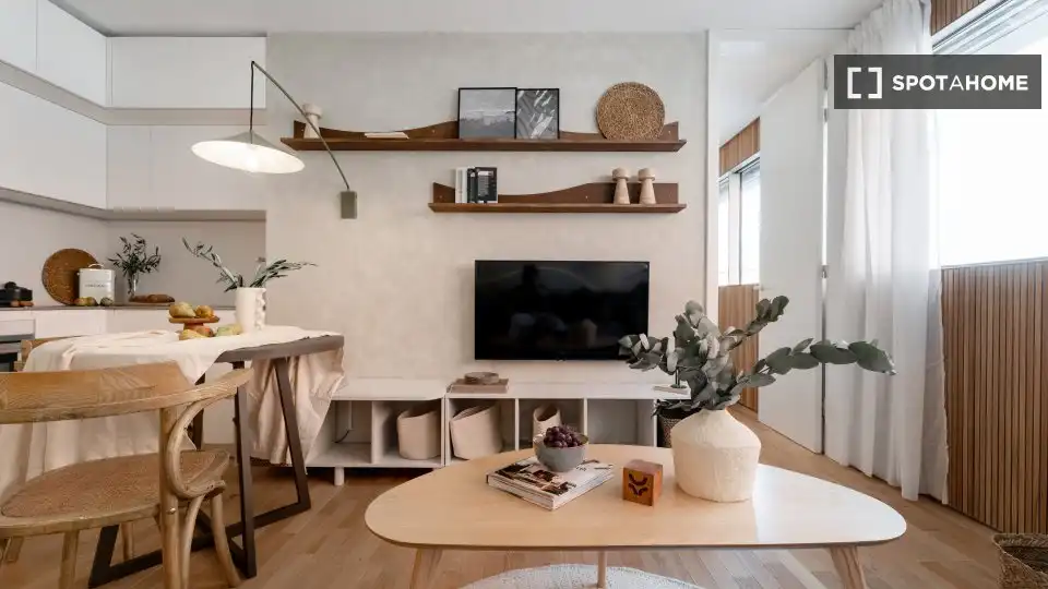 Sala d'estar de Apartament per a compartir en Madrid amb Aire condicionat, Terrassa i Moblat