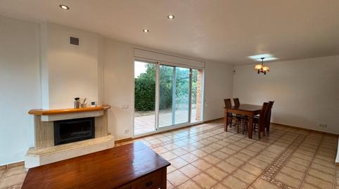 Foto 2 de Casa adosada de alquiler en Begues, Barcelona