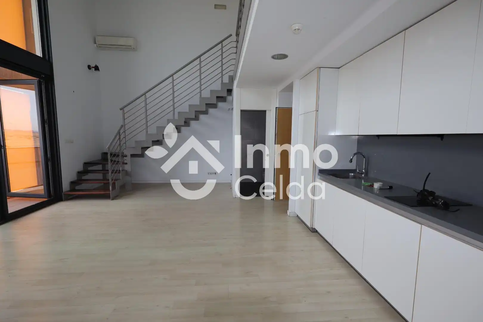 Loft mit Terrasse zur Miete in Polígono del Aeropuerto, imagen 4