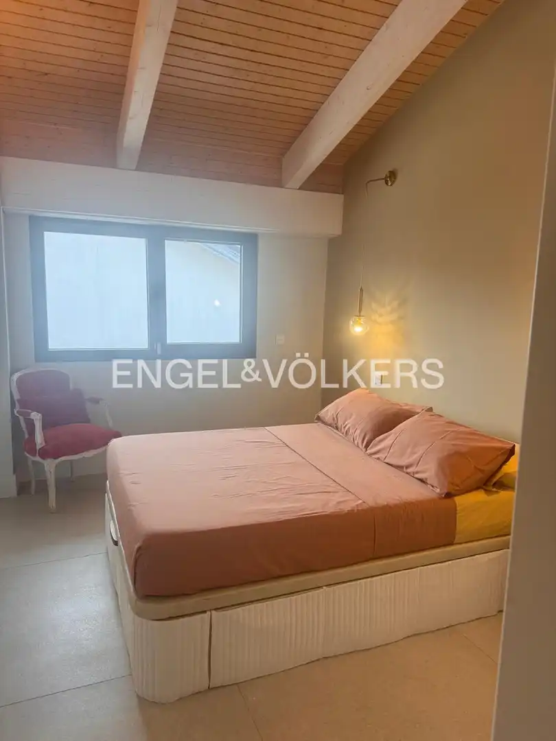Habitación de Casa adosada de alquiler en Boadilla del Monte con Aire acondicionado, Calefacción y Jardín privado