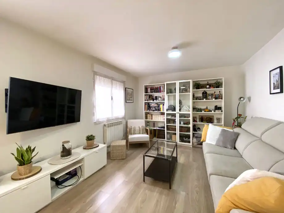 Sala d'estar de Pis en venda en Vitoria - Gasteiz amb Calefacció