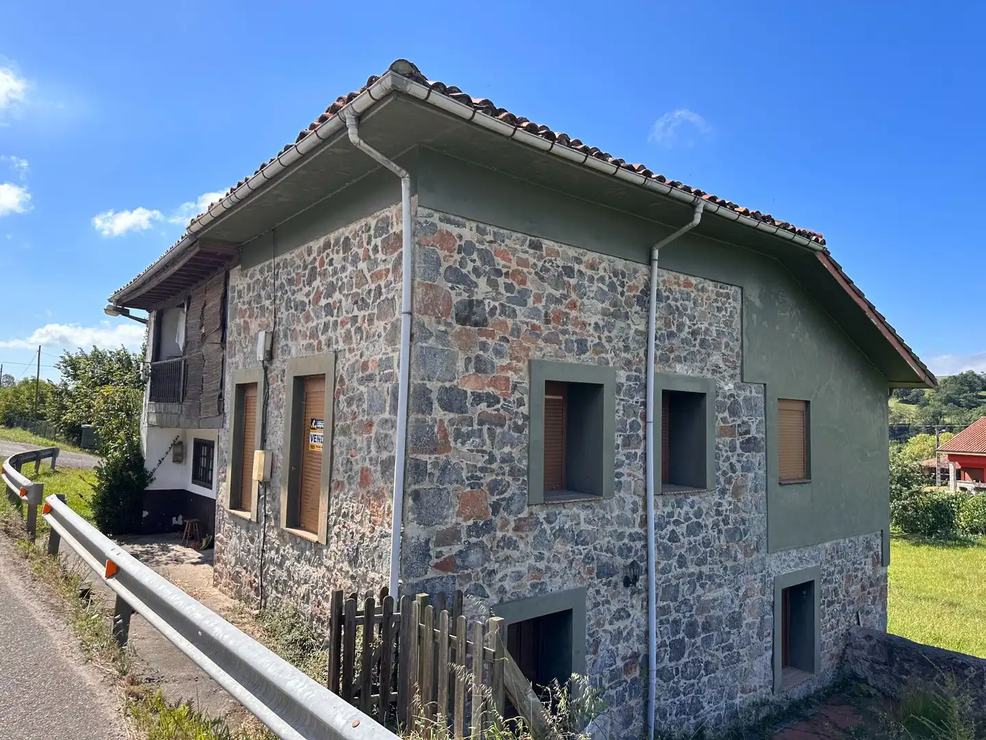 Vista exterior de Casa o xalet en venda en Piloña amb Jardí privat i Terrassa