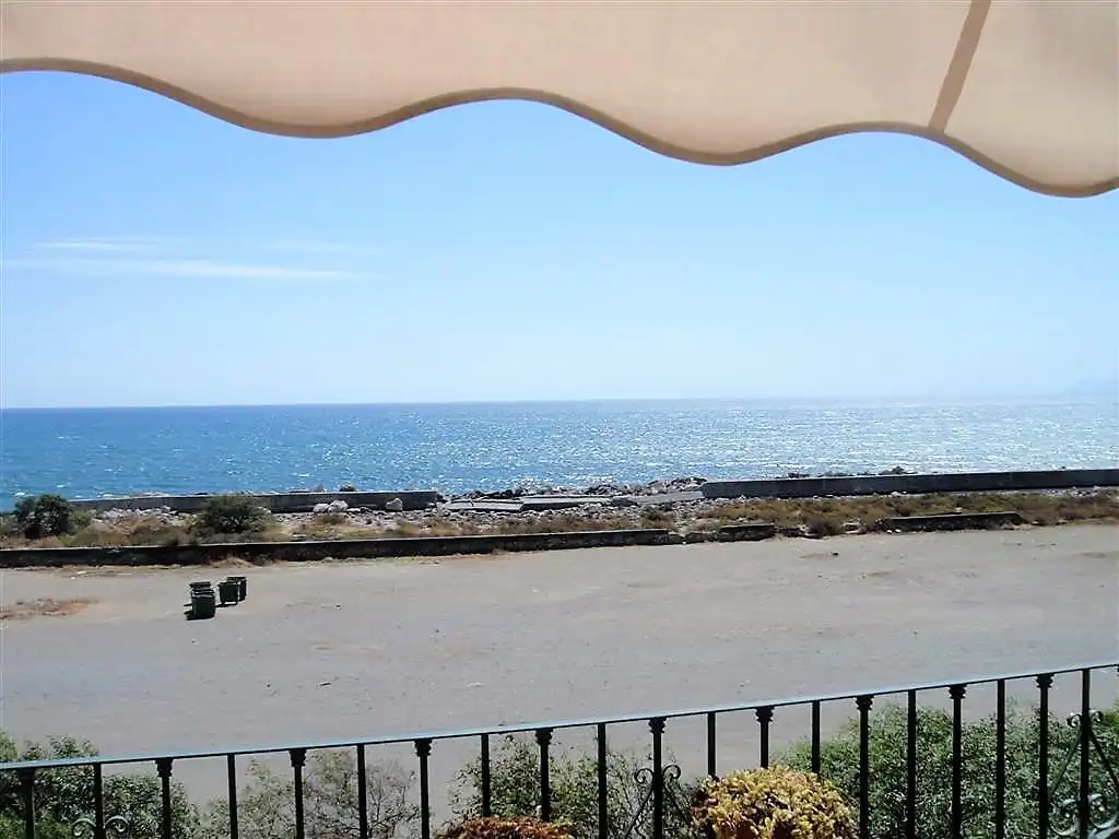 Bedroom of Detached homes for sale in Estepona  with Air Conditioner, Heating and Terrace
