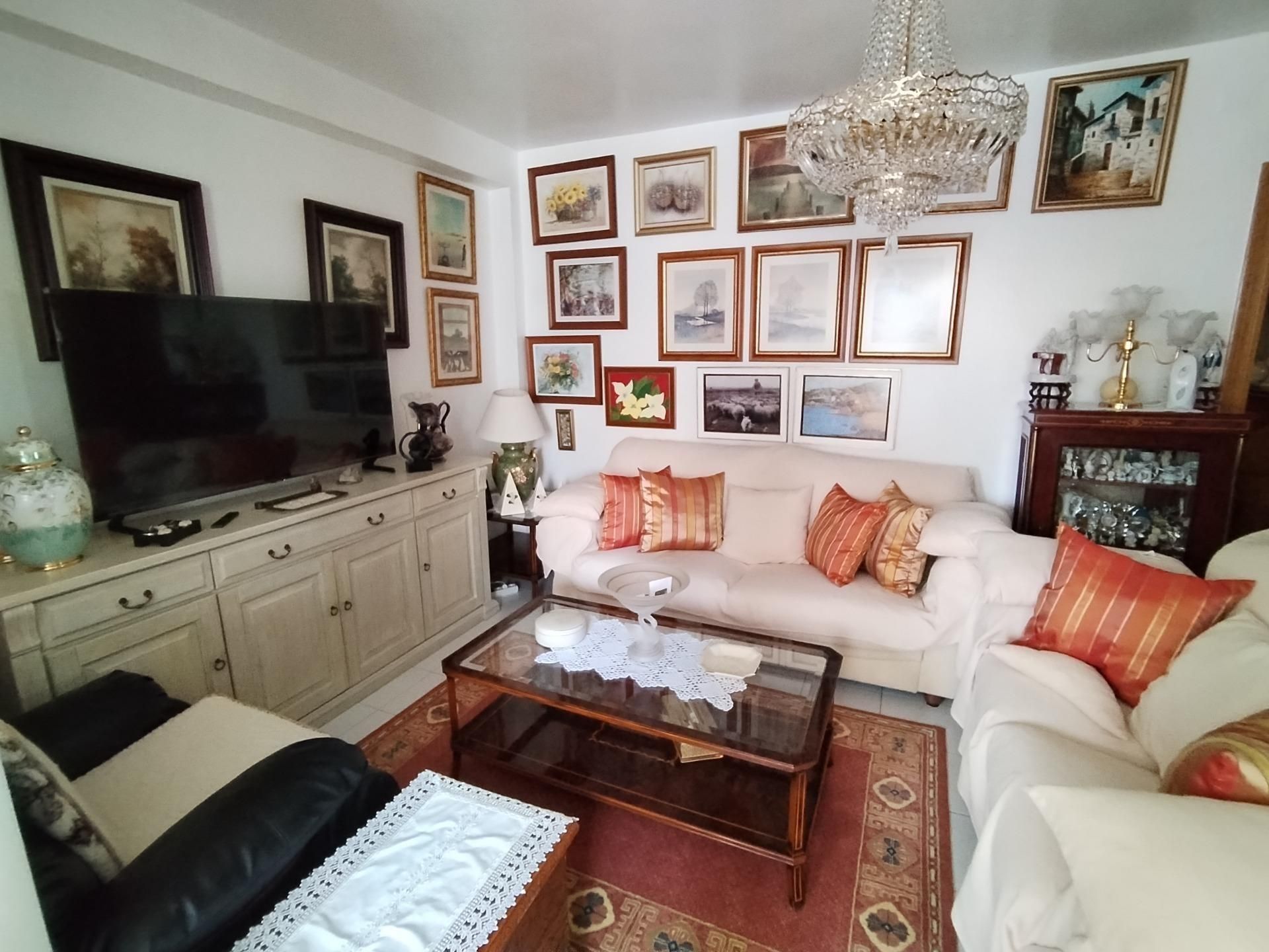 Sala d'estar de Pis en venda en Benidorm amb Aire condicionat, Calefacció i Jardí privat