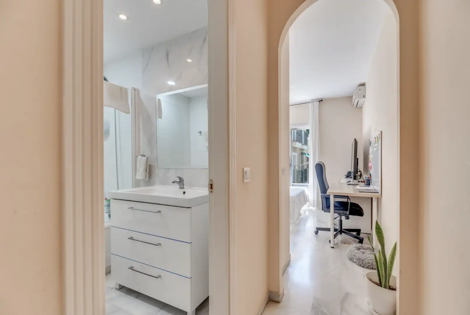 Baño de Apartamento en venta en Estepona con Aire acondicionado, Calefacción y Terraza
