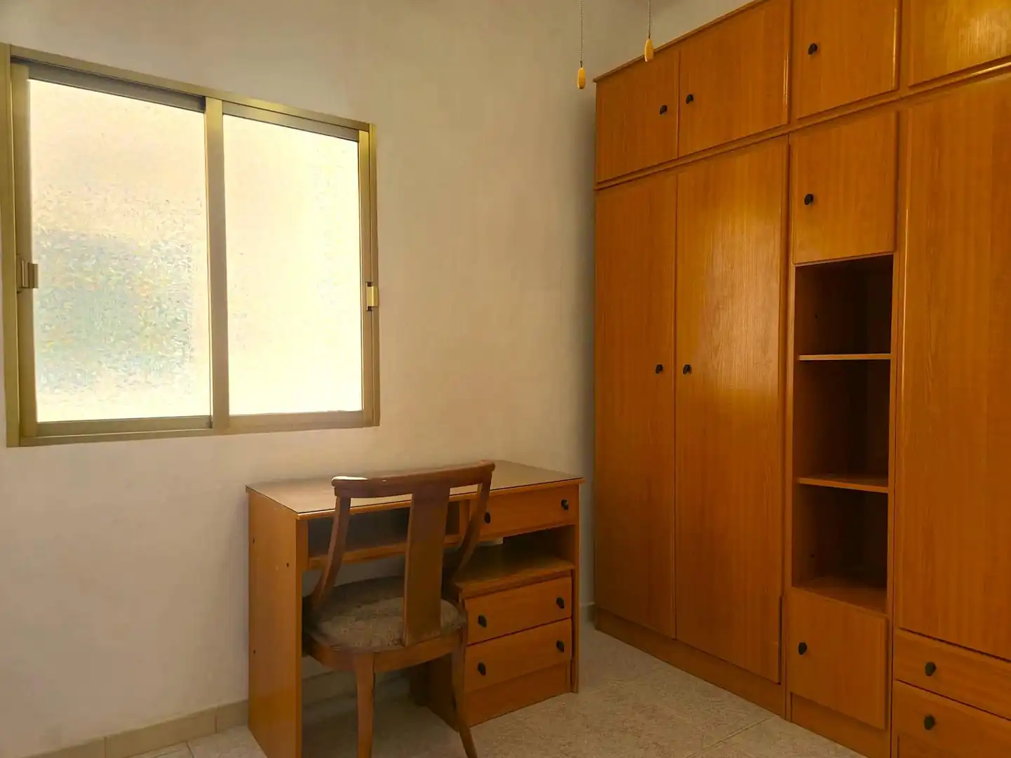 Dormitori de Apartament en venda en Alicante / Alacant amb Aire condicionat i Balcó
