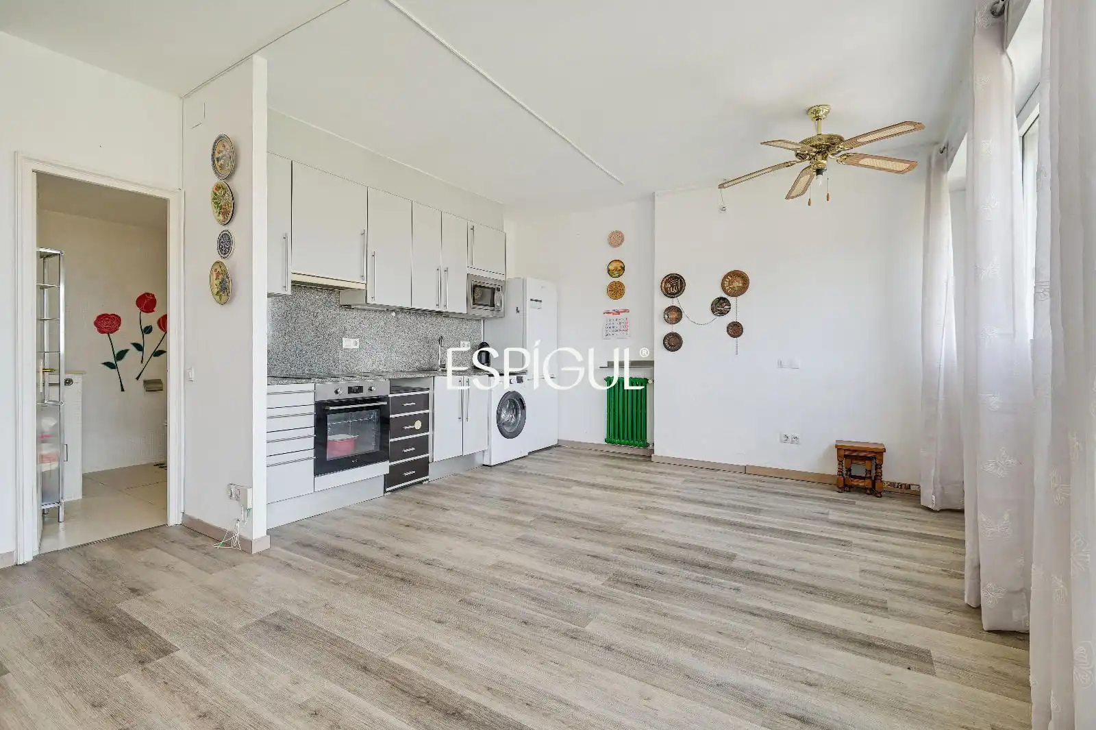 Cocina de Piso en venta en Girona con Calefacción, Parquet y Amueblado