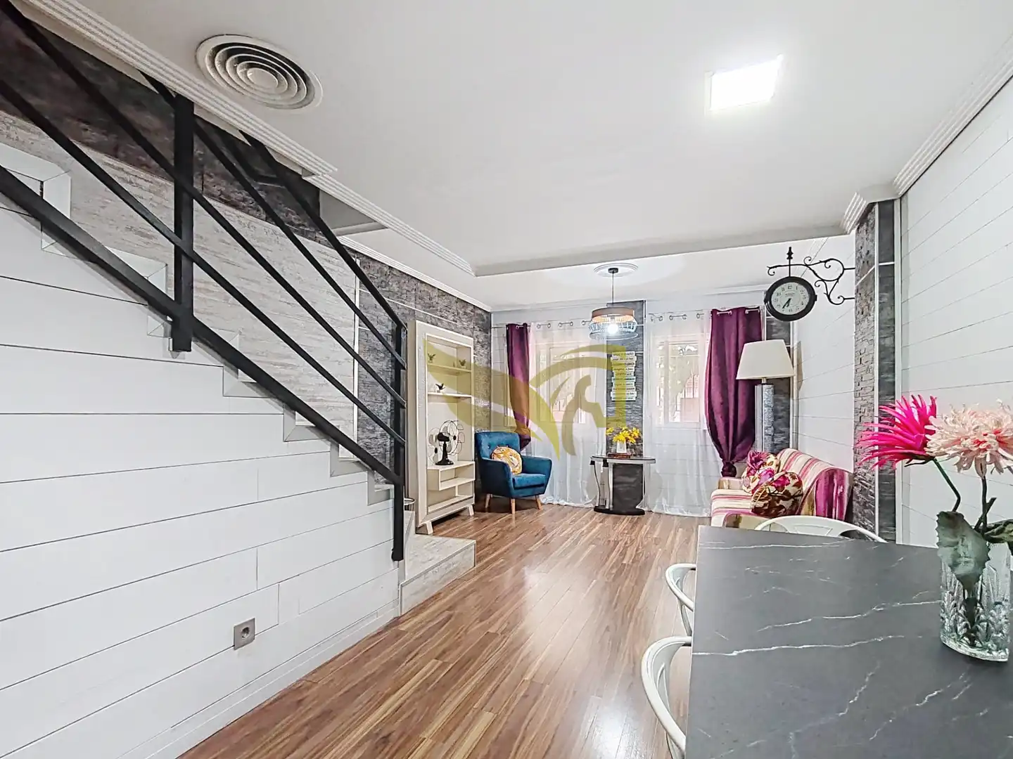 Sala de estar de Casa adosada en venta en Murcia con Aire acondicionado, Jardín privado y Parquet