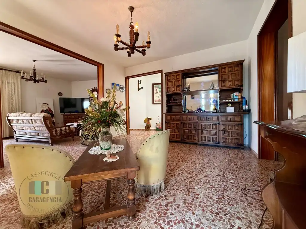 Casa adosada en venda a Heliópolis