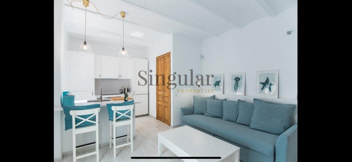 Dormitori de Apartament en venda en  Barcelona Capital amb Parquet i Alarma