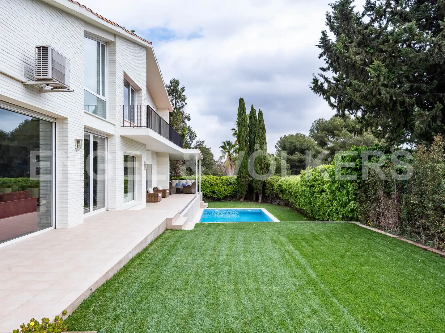 Vista exterior de Casa o xalet de lloguer en Barcelona amb Aire condicionat, Calefacció i Jardí privat