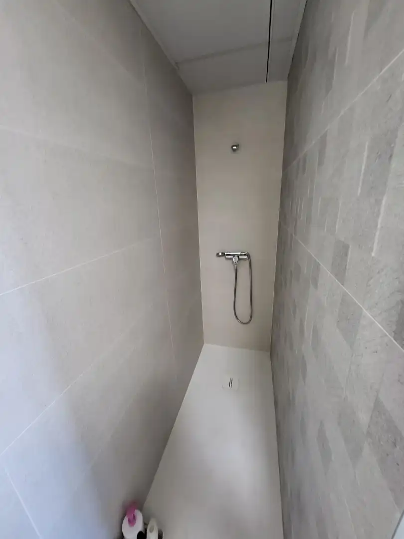 Baño de Piso de alquiler en Almería con Aire acondicionado, Calefacción y Terraza