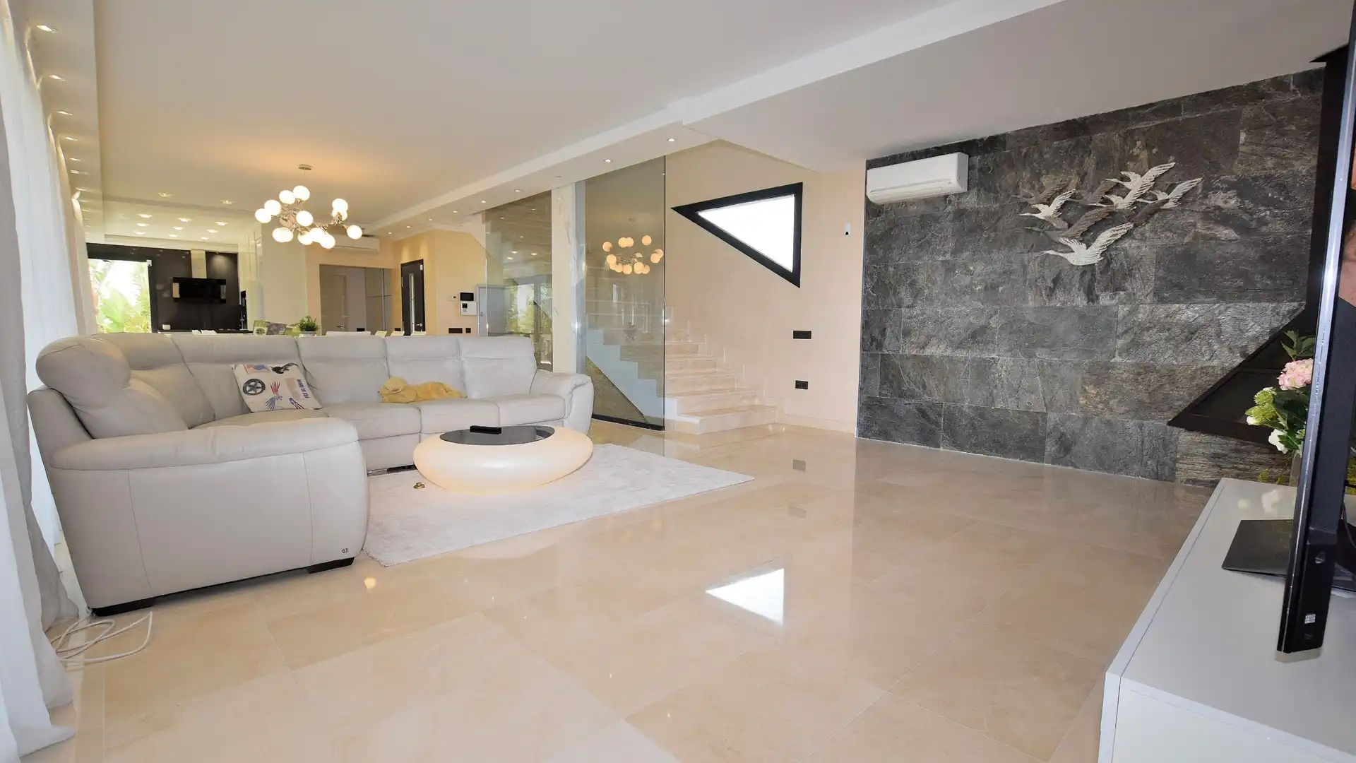Living room of Houses for sale in Cambrils  with Air Conditioner, Private garden and Parquet flooring