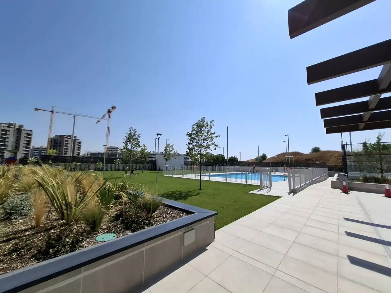 Swimming pool of Flat for rent in Madrid  with Air Conditioner, Heating and Terrace