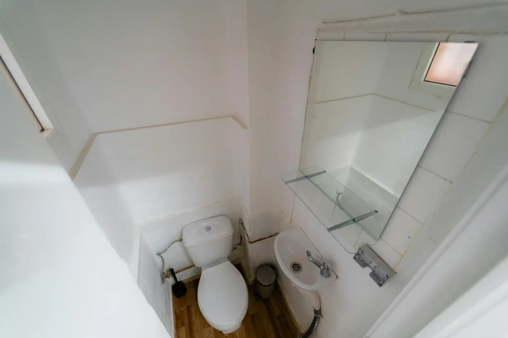 Baño de Piso para compartir en Sevilla con Lavadora