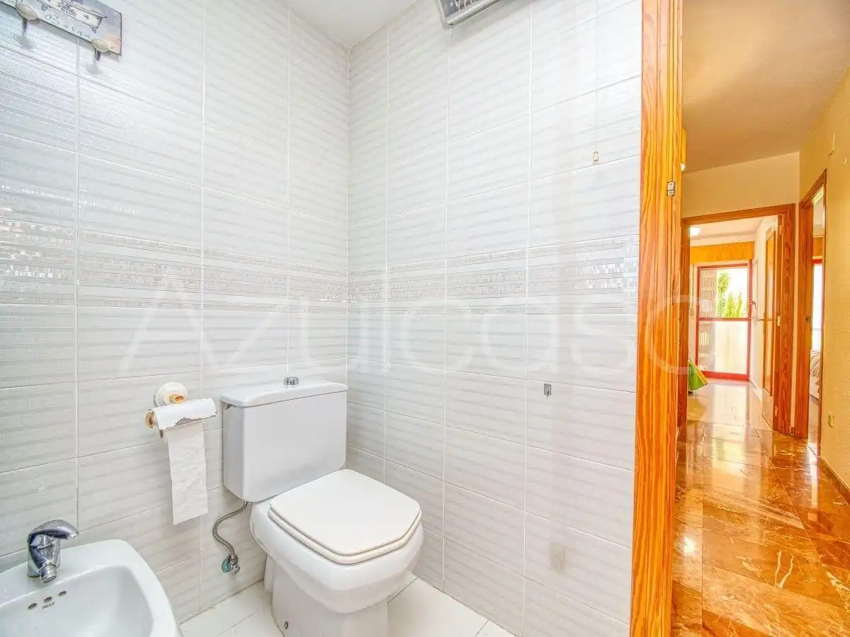 Badezimmer von Maisonette zum Verkauf in El Campello mit Klimaanlage, Abstellraum und Gemeinschaftspool