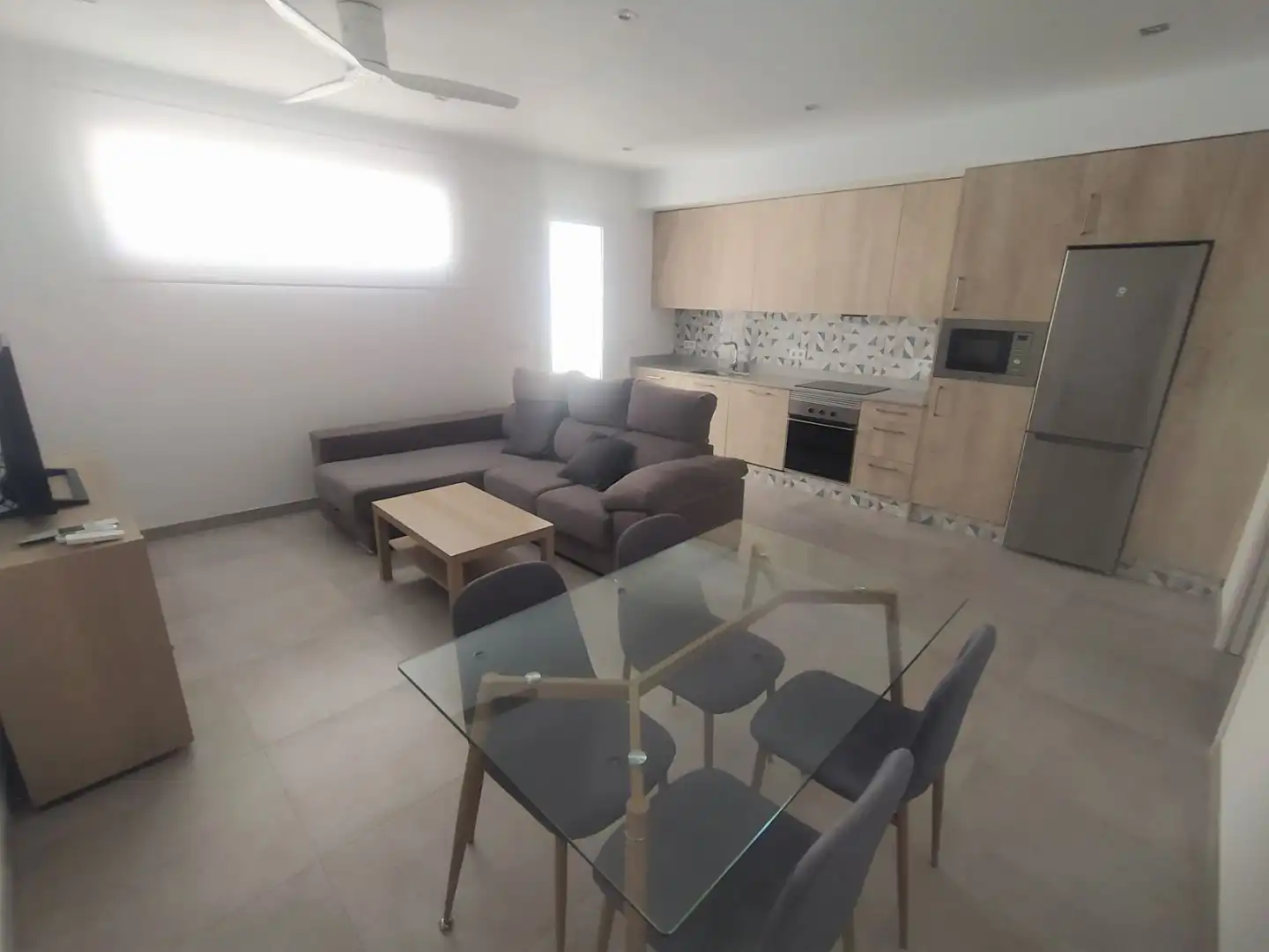 Sala d'estar de Casa o xalet en venda en Fuentes de Andalucía amb Aire condicionat, Terrassa i Balcó