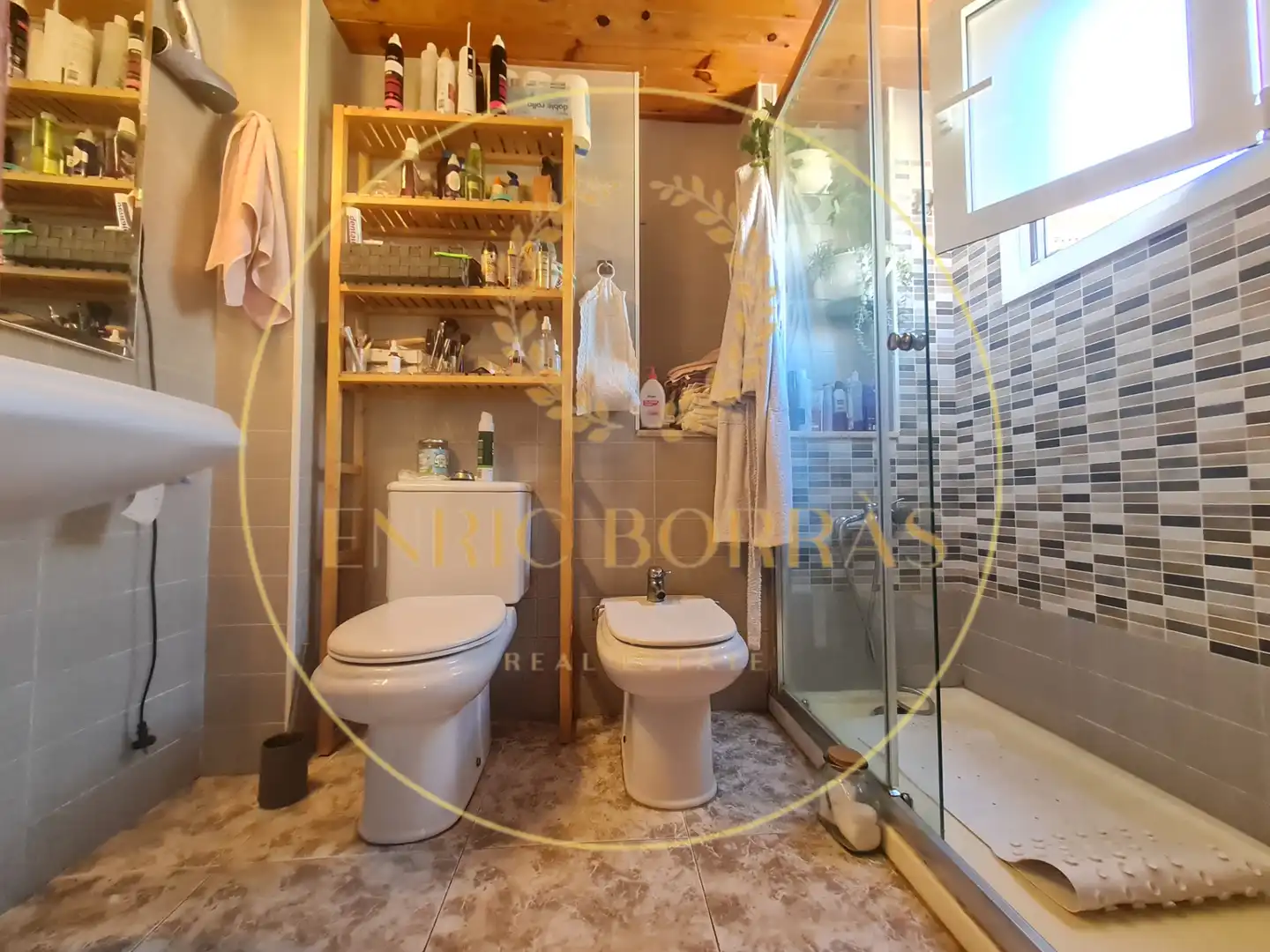 Bathroom of Flat for sale in Gironella  with Air Conditioner, Heating and Storage room