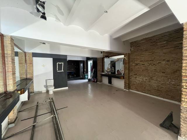 Local comercial en Venta en La Gavarra