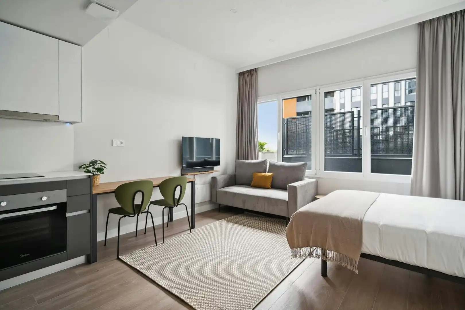 Wohnzimmer von Wohnung zur Miete in Madrid mit Klimaanlage, Heizung und Privatgarten
