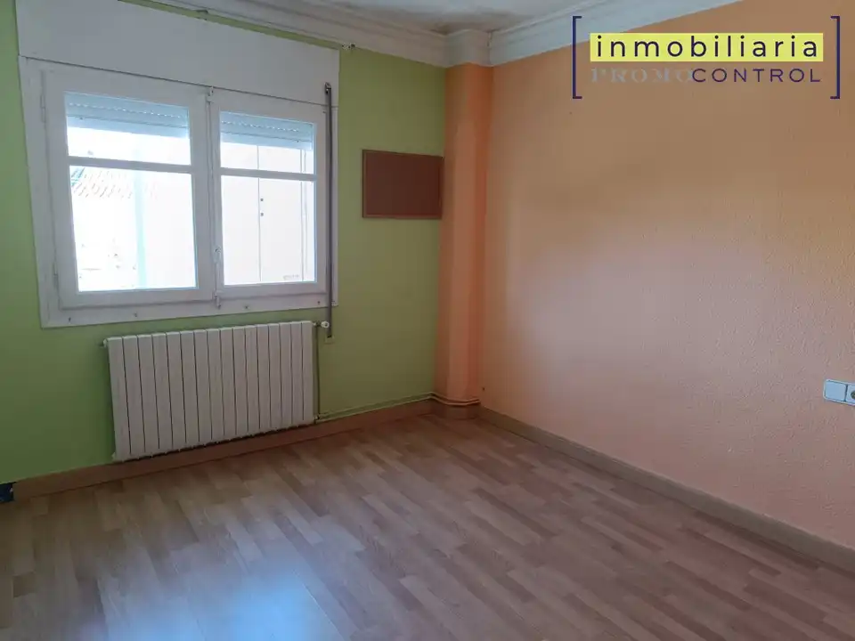 Schlafzimmer von Einfamilien-Reihenhaus zum Verkauf in San Mateo de Gállego mit Terrasse, Möbliert und Mikrowelle