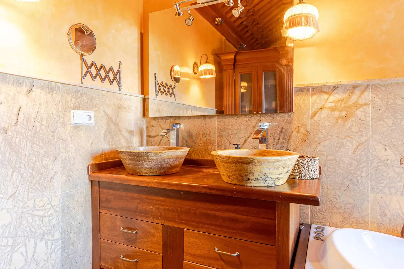 Baño de Casa o chalet en venta en Nívar con Jardín privado, Trastero y Piscina
