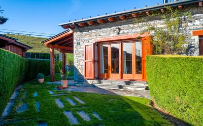 Jardí de Casa adosada en venda en Bellver de Cerdanya amb Calefacció, Jardí privat i Parquet