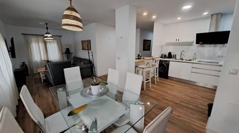 Foto 3 de Planta baja de alquiler en Avenida San Carlos, Solymar, Benalmádena