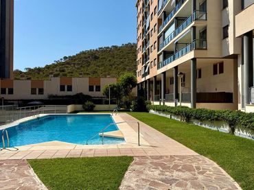 Pis amb piscina en venda a Calle Tramuntana 5