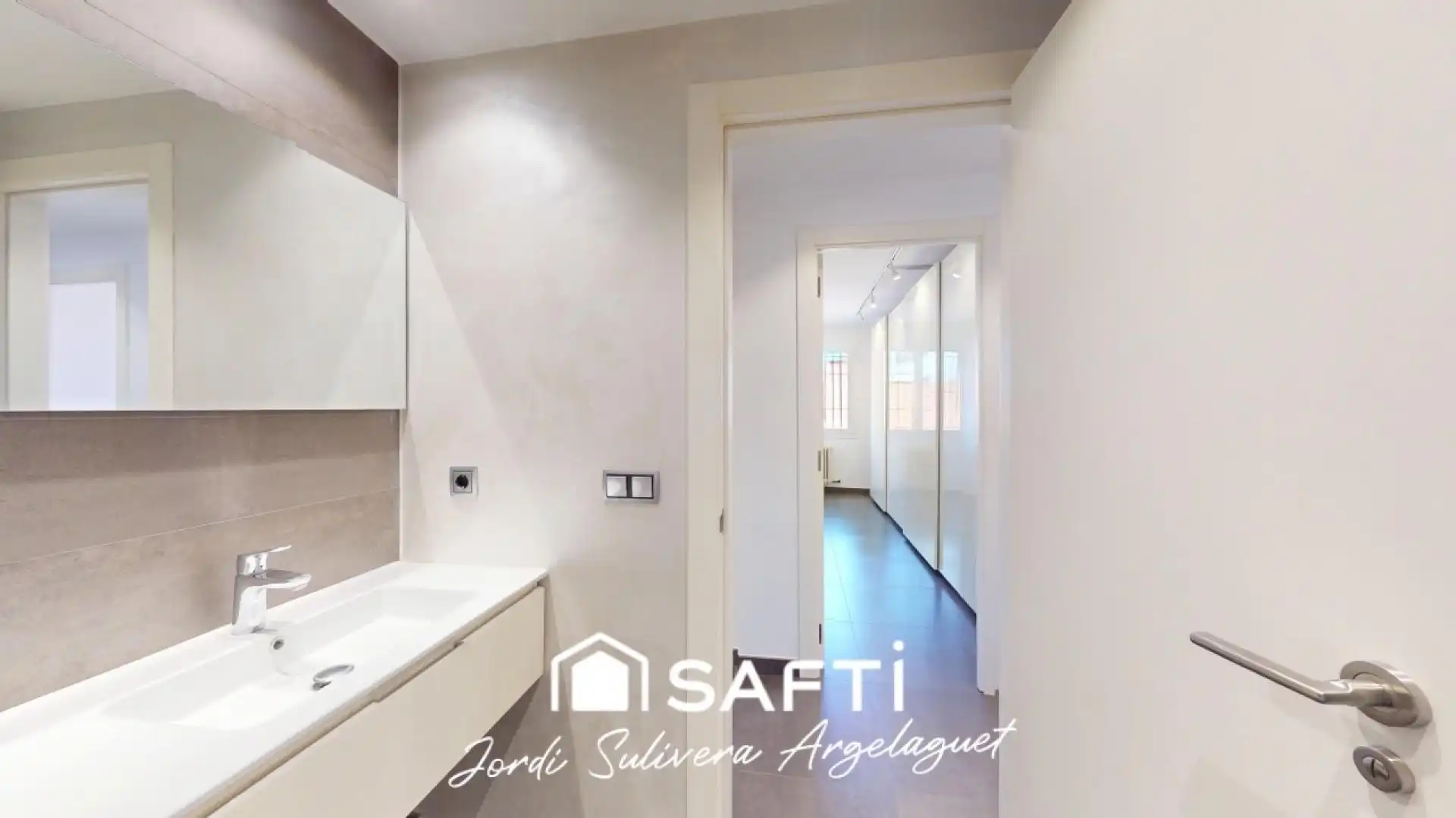 Baño de Piso en venta en Girona con Aire acondicionado, Calefacción y Terraza