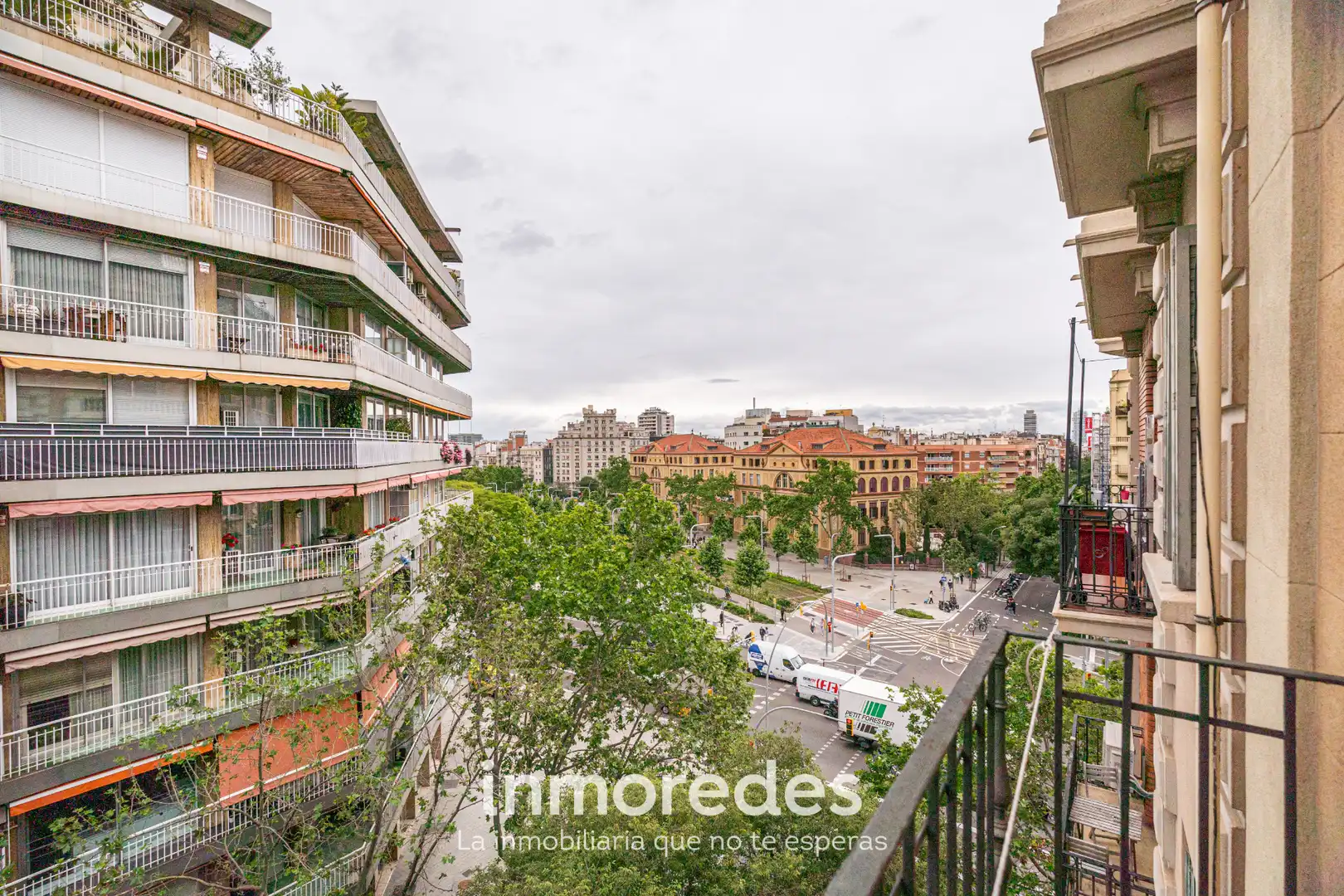 Vista exterior de Piso en venta en Barcelona con Aire acondicionado, Calefacción y Parquet
