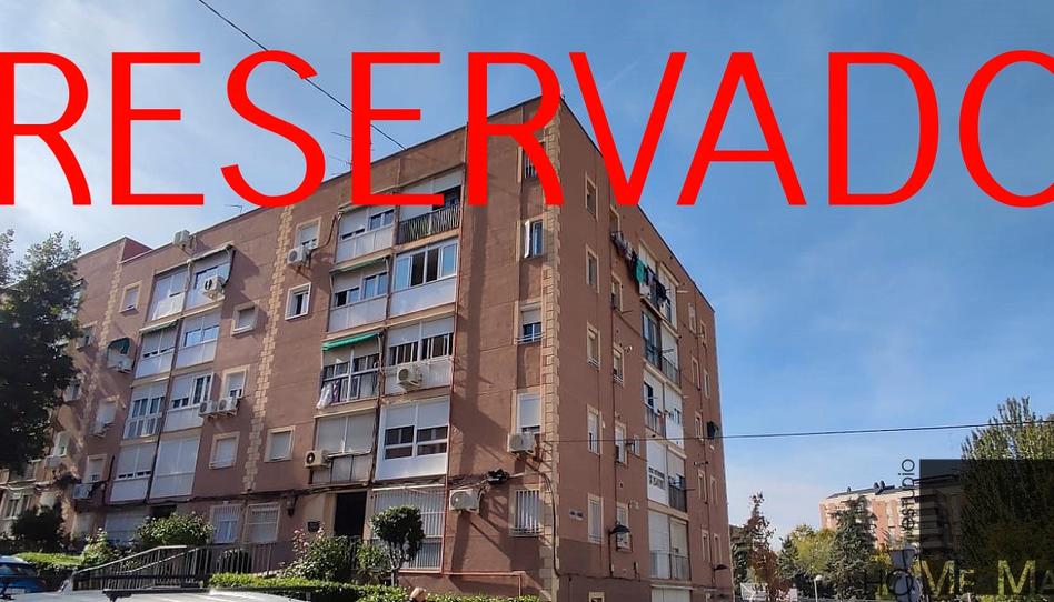 Foto 1 de Piso en venta en Calle del Pico Balaitus, Peñagrande, Madrid