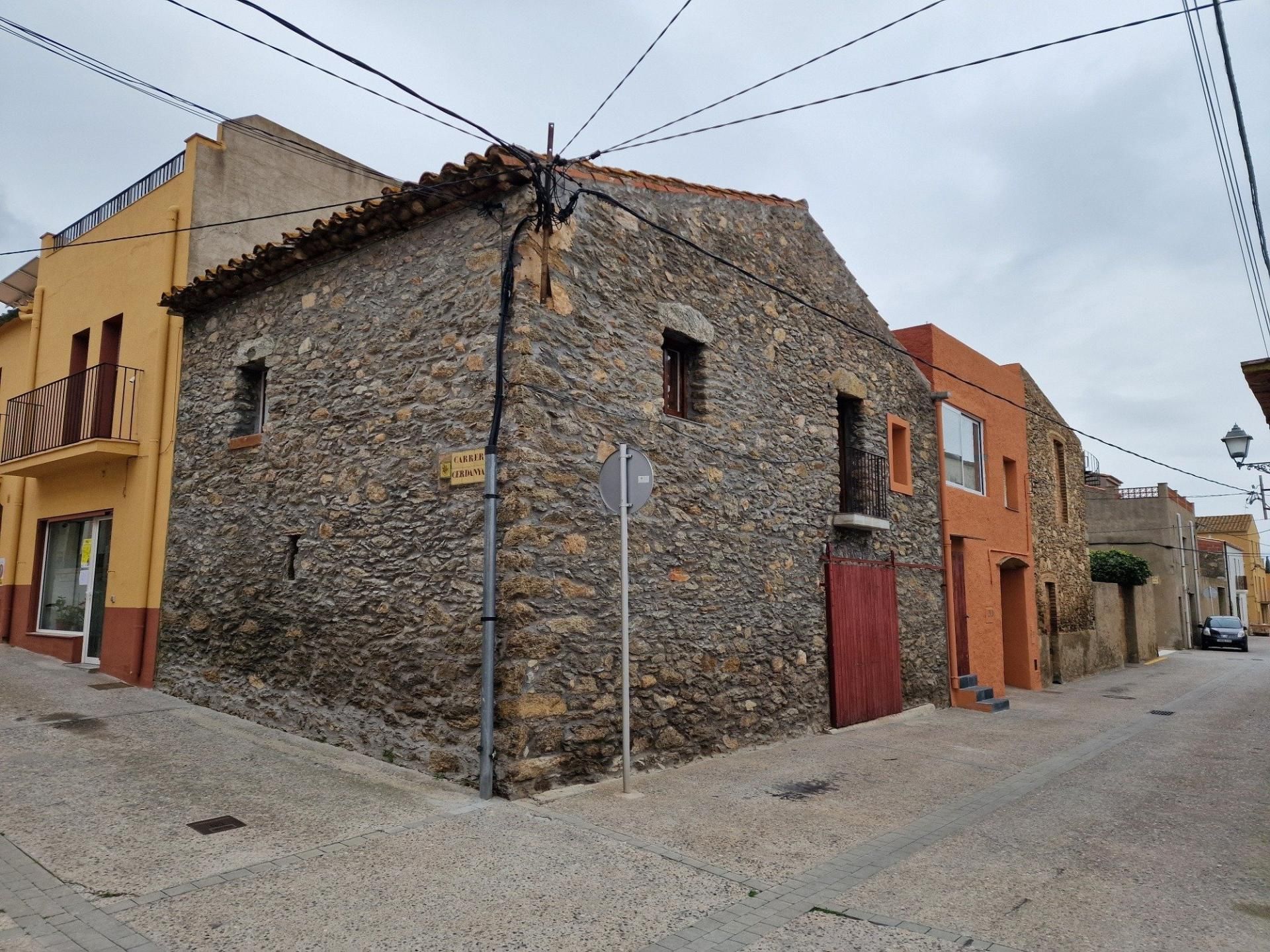 Vista exterior de Casa adosada en venda en Palau-saverdera amb Calefacció i Terrassa