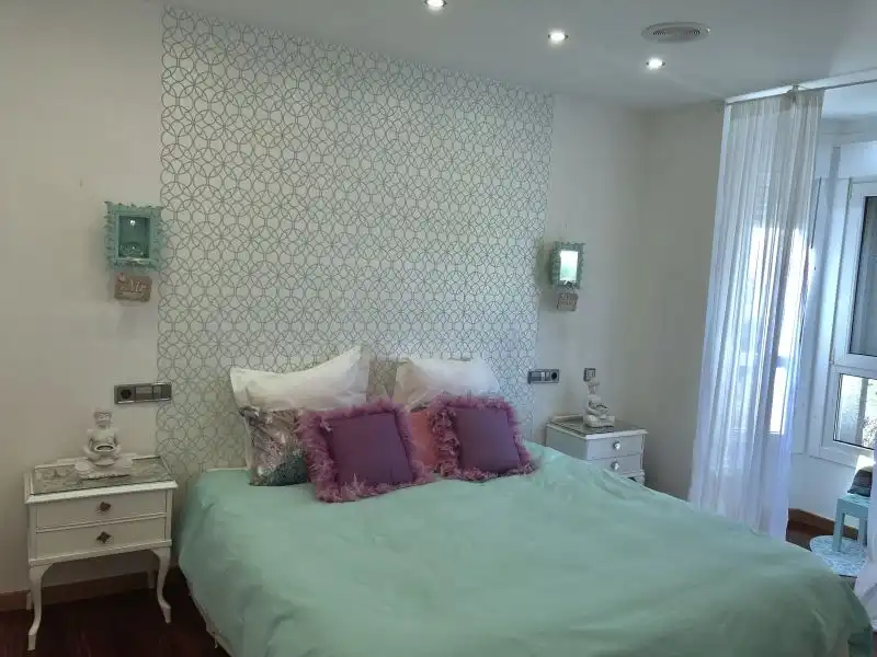 Dormitori de Casa o xalet en venda en Santiago de Compostela  amb Aire condicionat, Calefacció i Terrassa