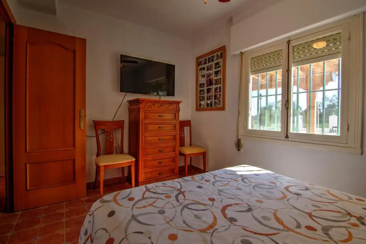 Dormitori de Casa o xalet en venda en Alicante / Alacant amb Aire condicionat, Calefacció i Jardí privat