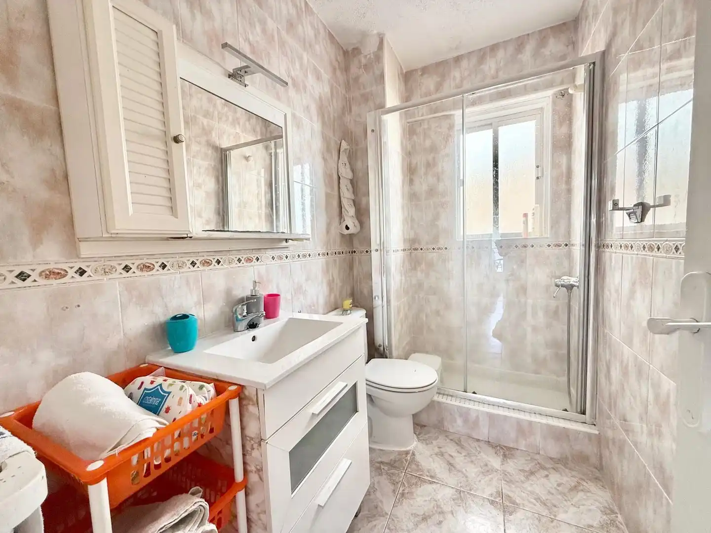 Bathroom of Apartments for rent in Torrevieja  with Heating, Furnished and Washing machine