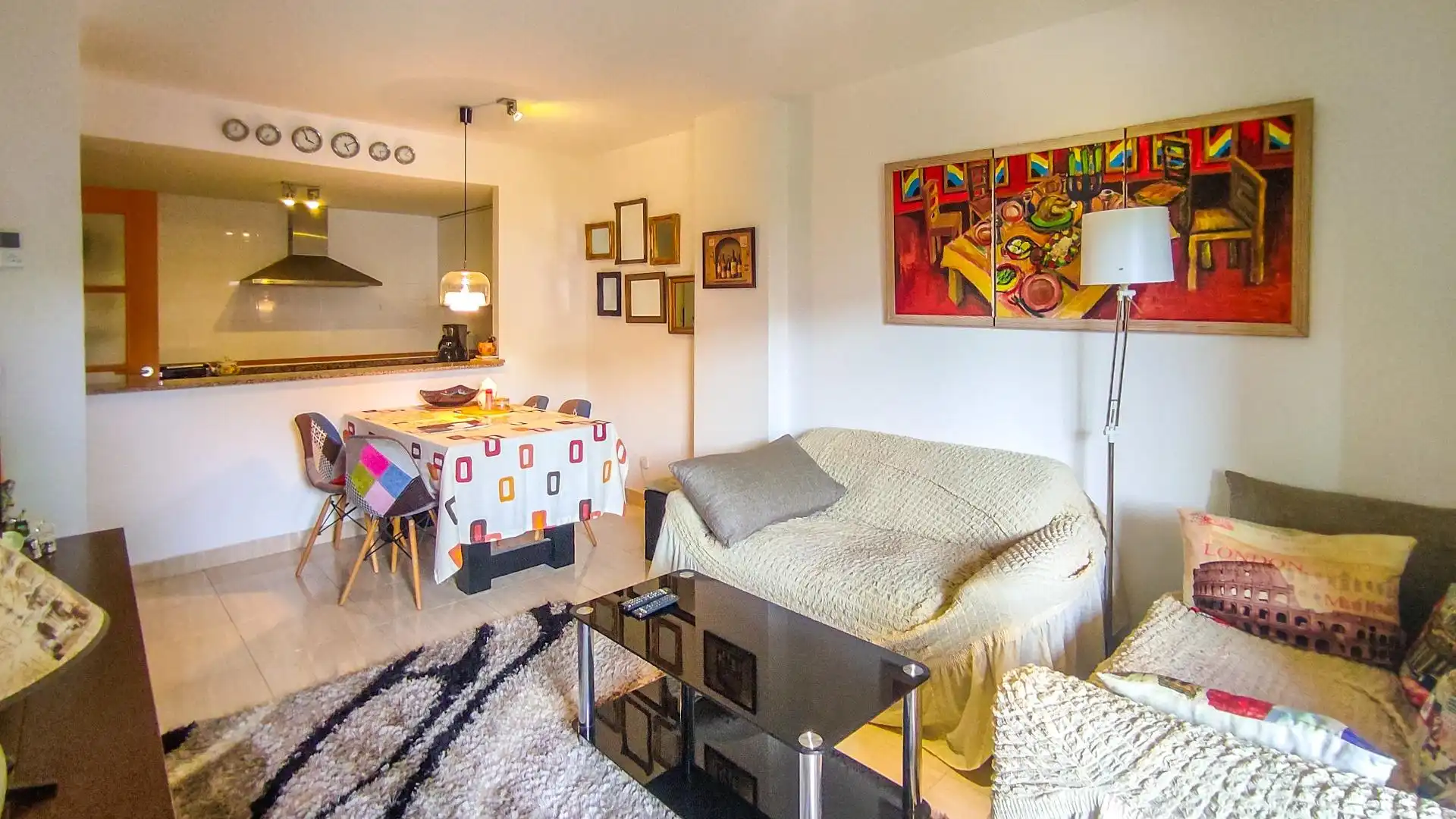 Sala d'estar de Apartament en venda en Villajoyosa / La Vila Joiosa amb Aire condicionat, Moblat i Piscina comunitària