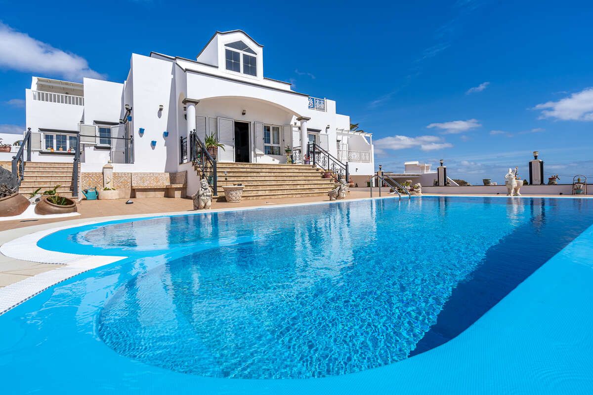 Swimming pool of House or chalet for sale in Tías  with Air Conditioner, Storage room and Swimming Pool
