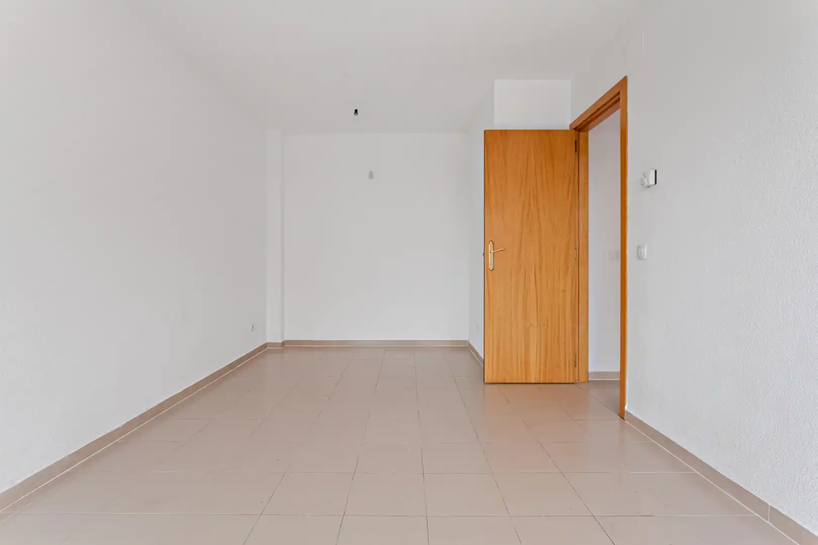 Flat for sale in Madrid  with Community pool