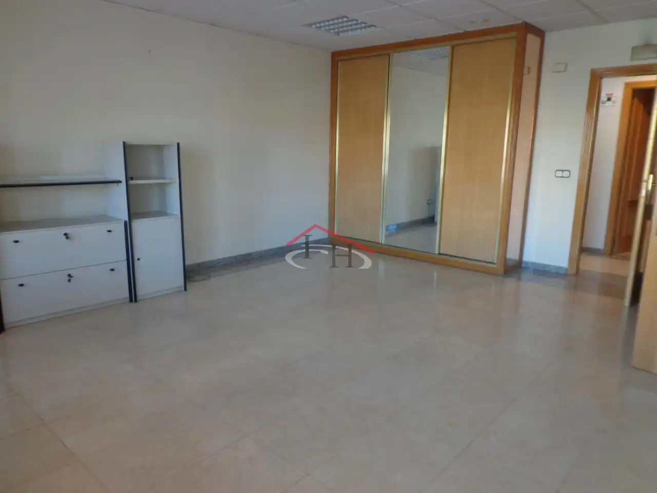 Office for sale in León Capital   with Heating