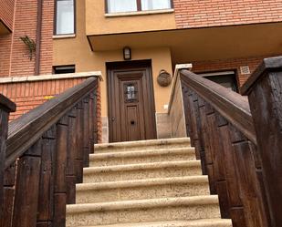 Casa adosada en venda en Cistérniga amb Calefacció, Jardí privat i Parquet