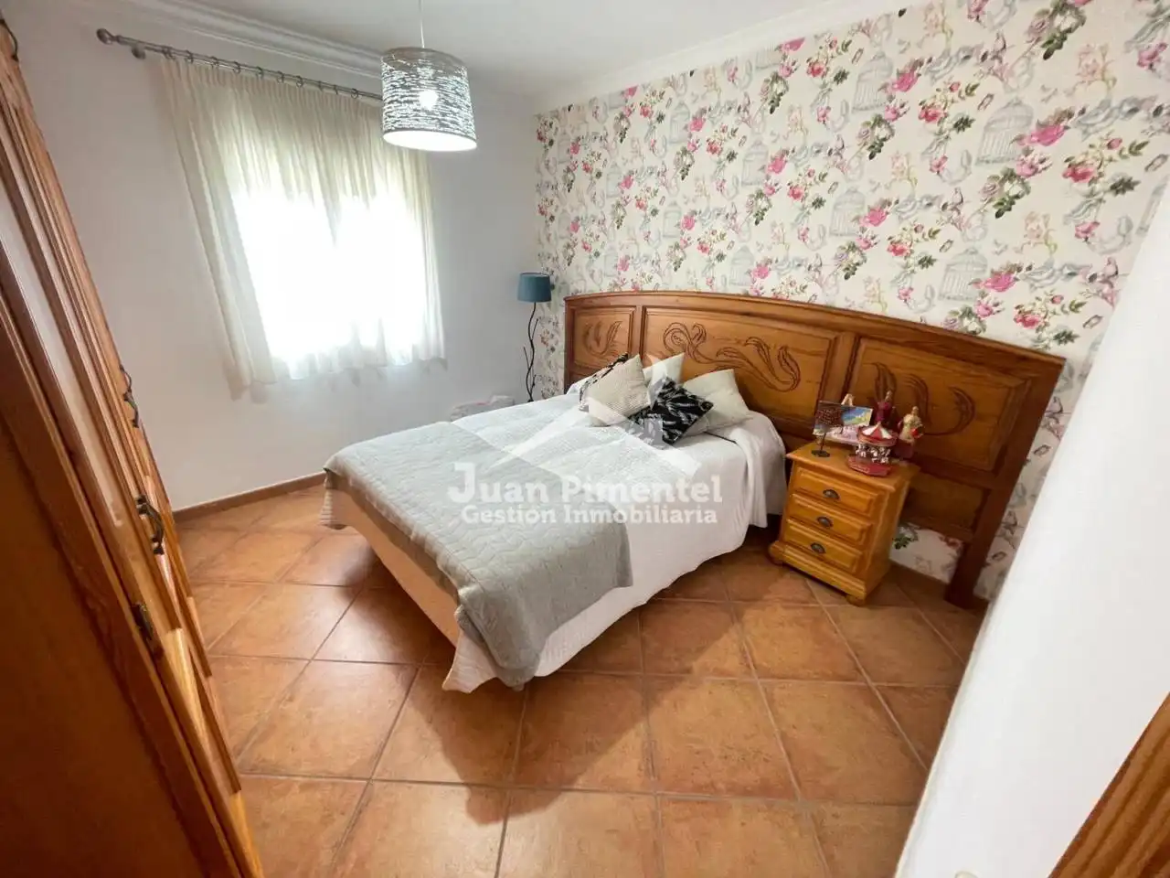 Dormitori de Finca rústica en venda en Estepona amb Aire condicionat, Jardí privat i Terrassa