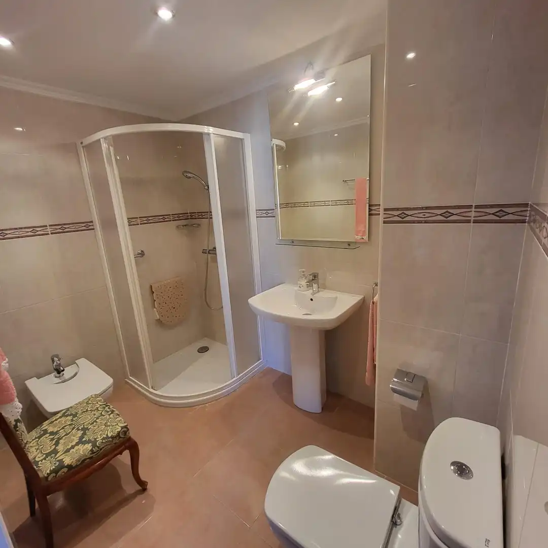 Bathroom of Flat for sale in Indautxu